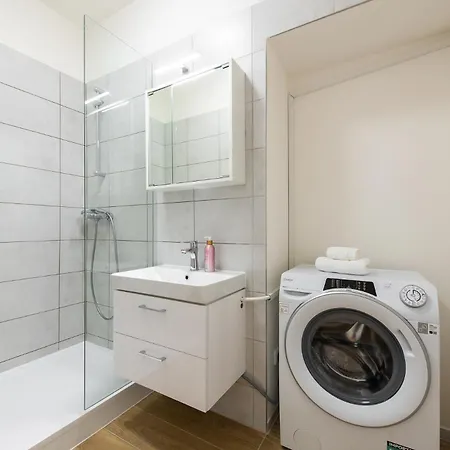 Cozy By Kristina Apartment